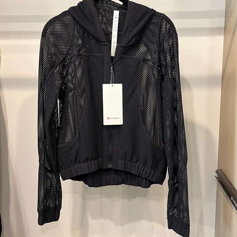 Lululemon NWT Relaxed Fit Mesh Jacket NWT
